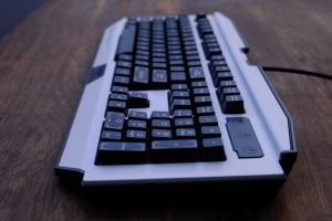 Bàn phím Newmen GM100 (Trắng xám) mặt nghiêng