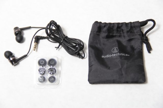 Tai nghe Audio-technica ATH-CKR30iSBK (Đen) thiết kế nhỏ gọn, tinh tế nhưng mang lại âm thanh mạnh mẽ