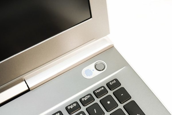 Máy tính xách tay/ Laptop Dell Vostro 7580-70159096 (I7-8750H) (Bạc)
