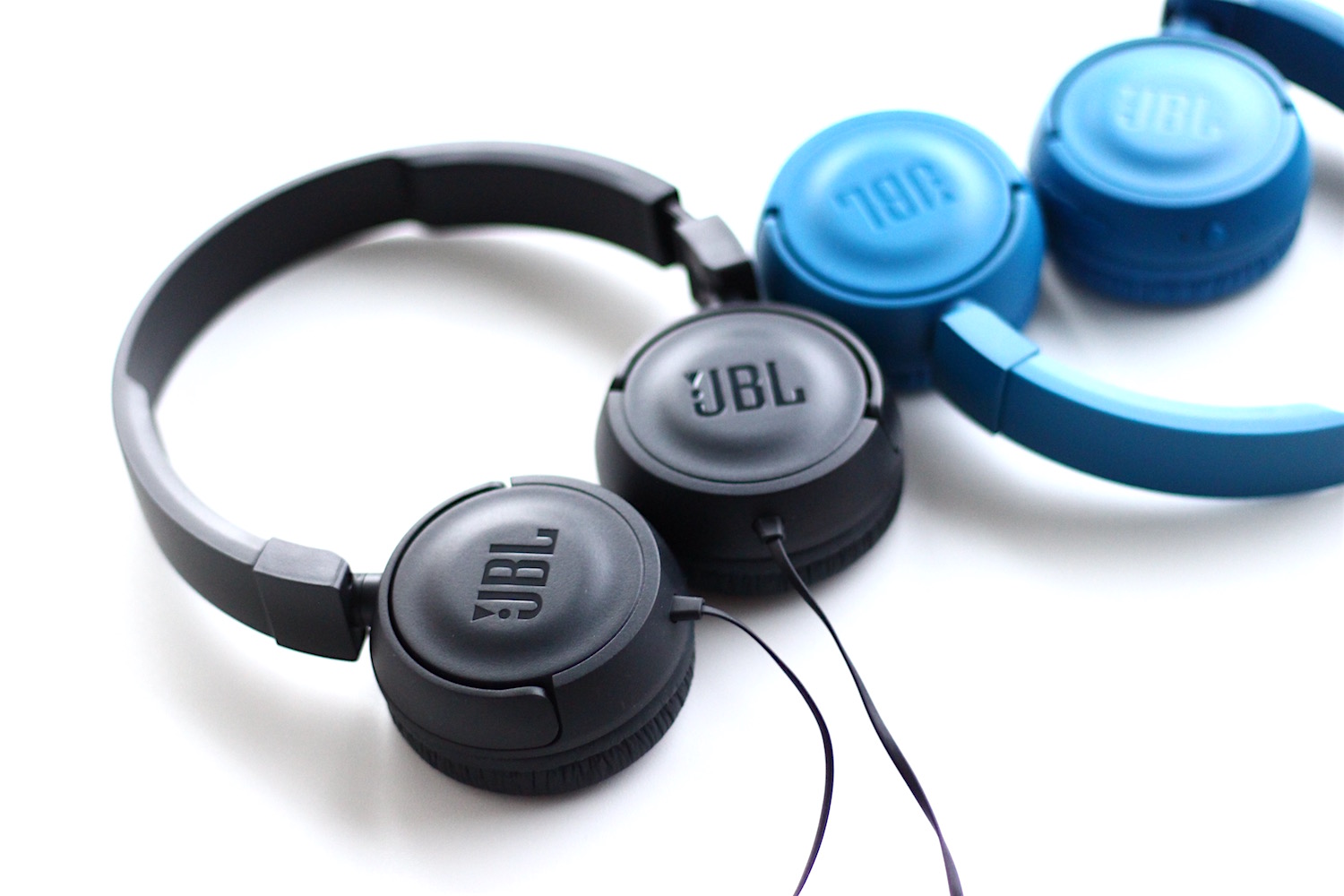 Tai nghe JBL T450 (Black) đem tới trải nghiệm âm thanh tuyệt vời mà không có được ở dòng tai nghe nào