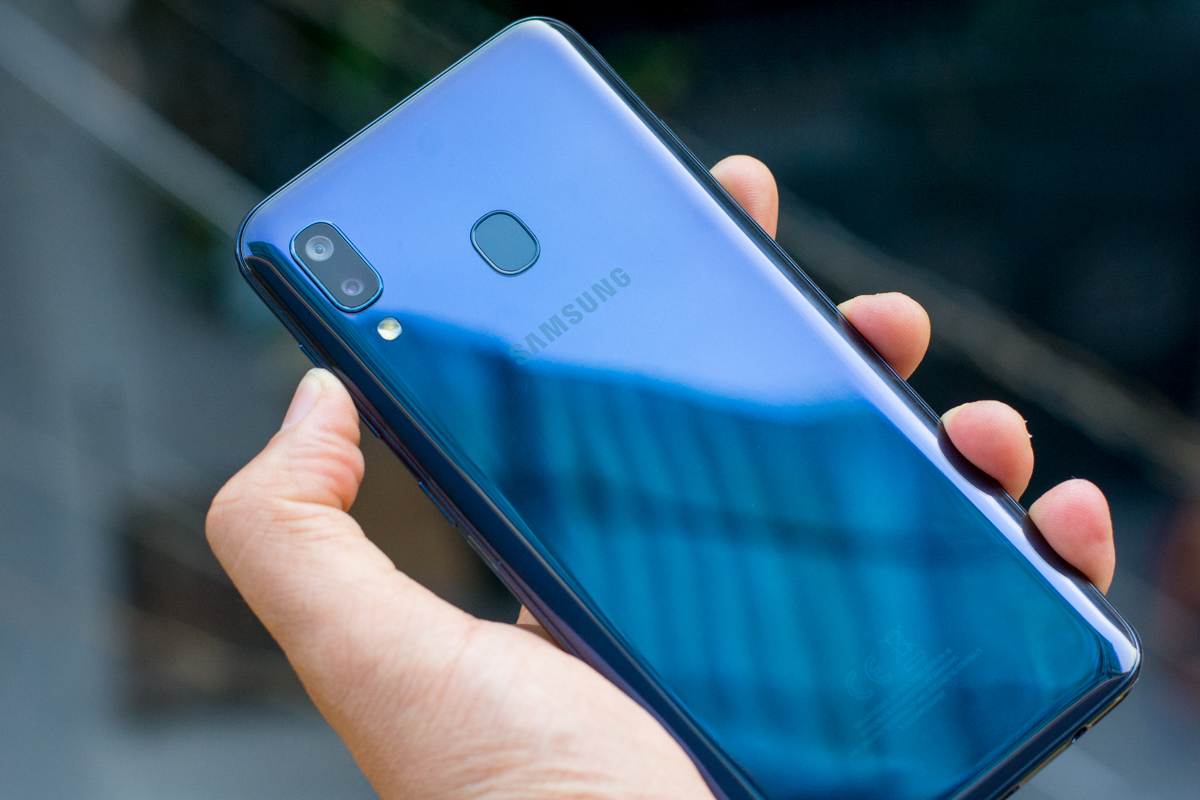 Giới thiệu chi tiết Điện thoại Samsung Galaxy A20 , Xanh